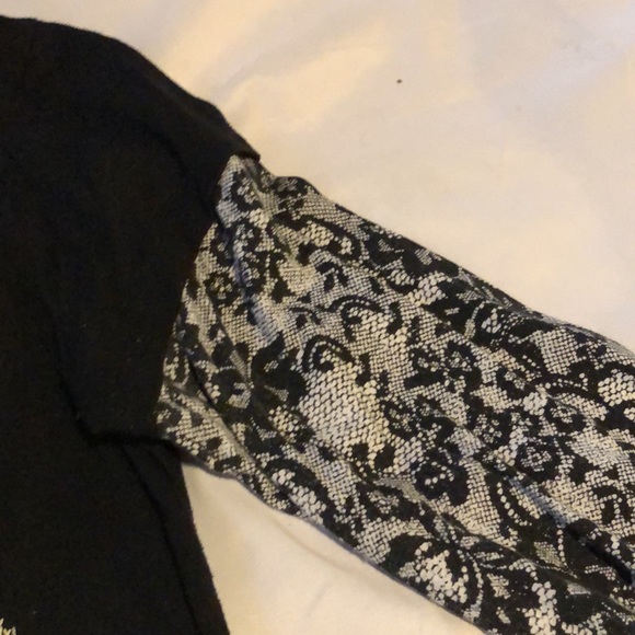 Black and white glittery skull shirt - Picture 6 of 6